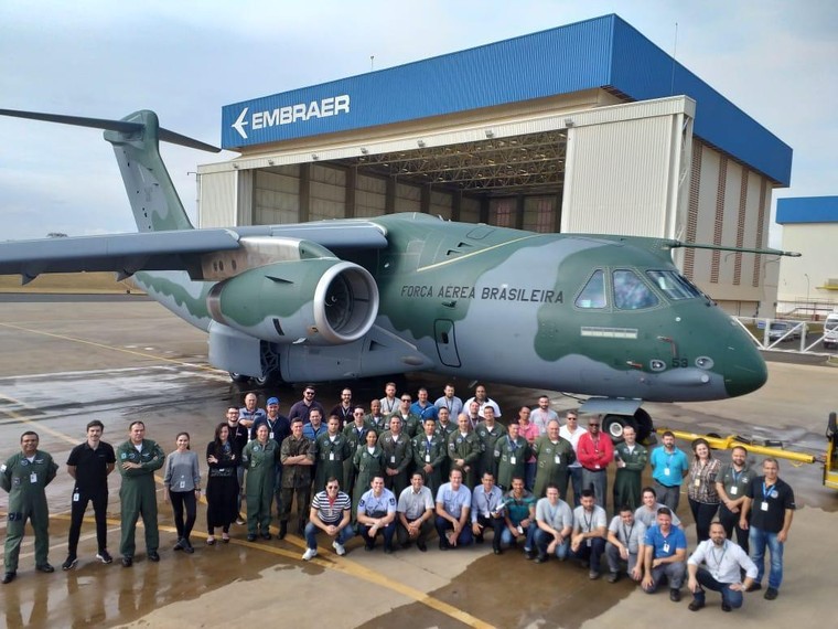 VISITA EMBRAER