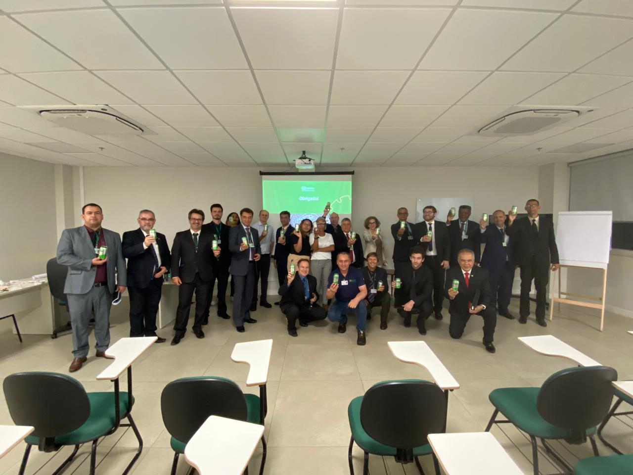 EM 24/10 18:45h - Visita a Crown Embalagens